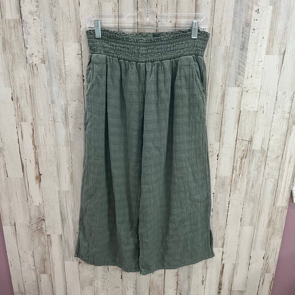 Aerie Green Cropped Pants